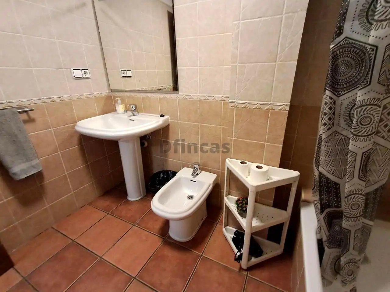 Baño de Piso en venta en Mora de Rubielos con Calefacción y Amueblado