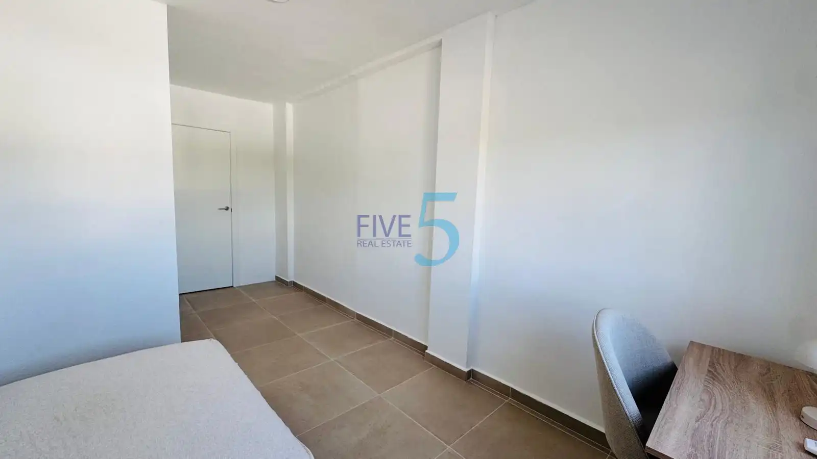 Piso con terraza en venta en Zona Carrefour - Urbanizaciones, imagen 10