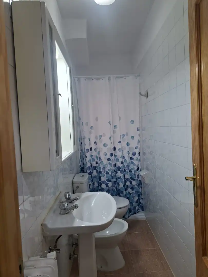 Badezimmer von Wohnung zur Miete in Granada mit Heizung, Terrasse und Möbliert