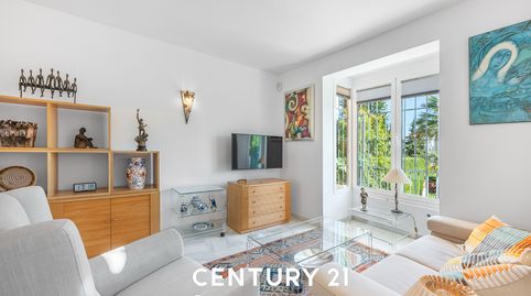 Foto 3 de Casa adosada en venda a Calle Paco Cantos Moyano, 15, La Carolina - Guadalpín, Marbella