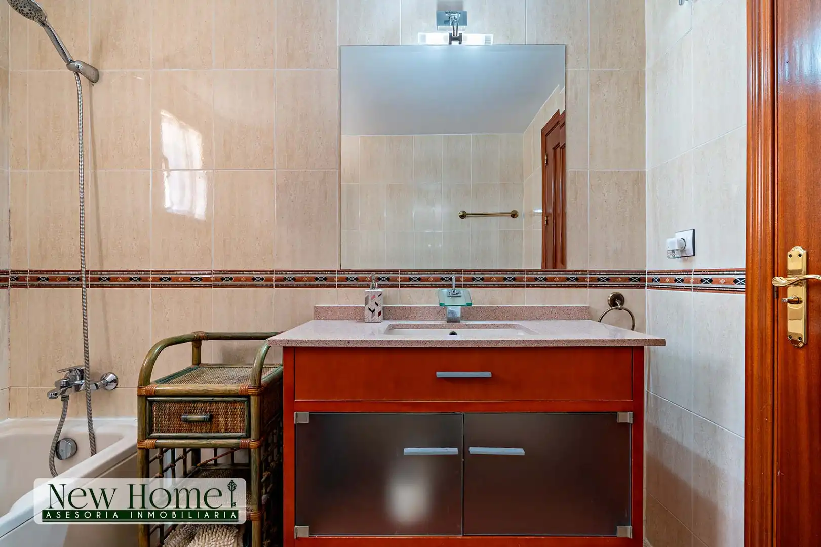 Badezimmer von Dachboden zum Verkauf in Roquetas de Mar mit Klimaanlage, Terrasse und Gemeinschaftspool