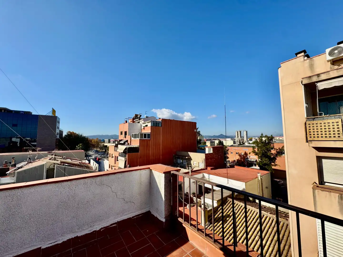 Vista exterior de Ático en venta en El Prat de Llobregat con Aire acondicionado, Calefacción y Terraza