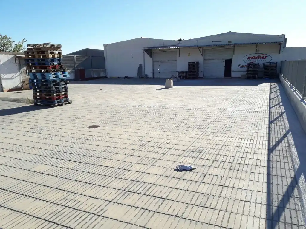 Nau industrial en venda a Centre