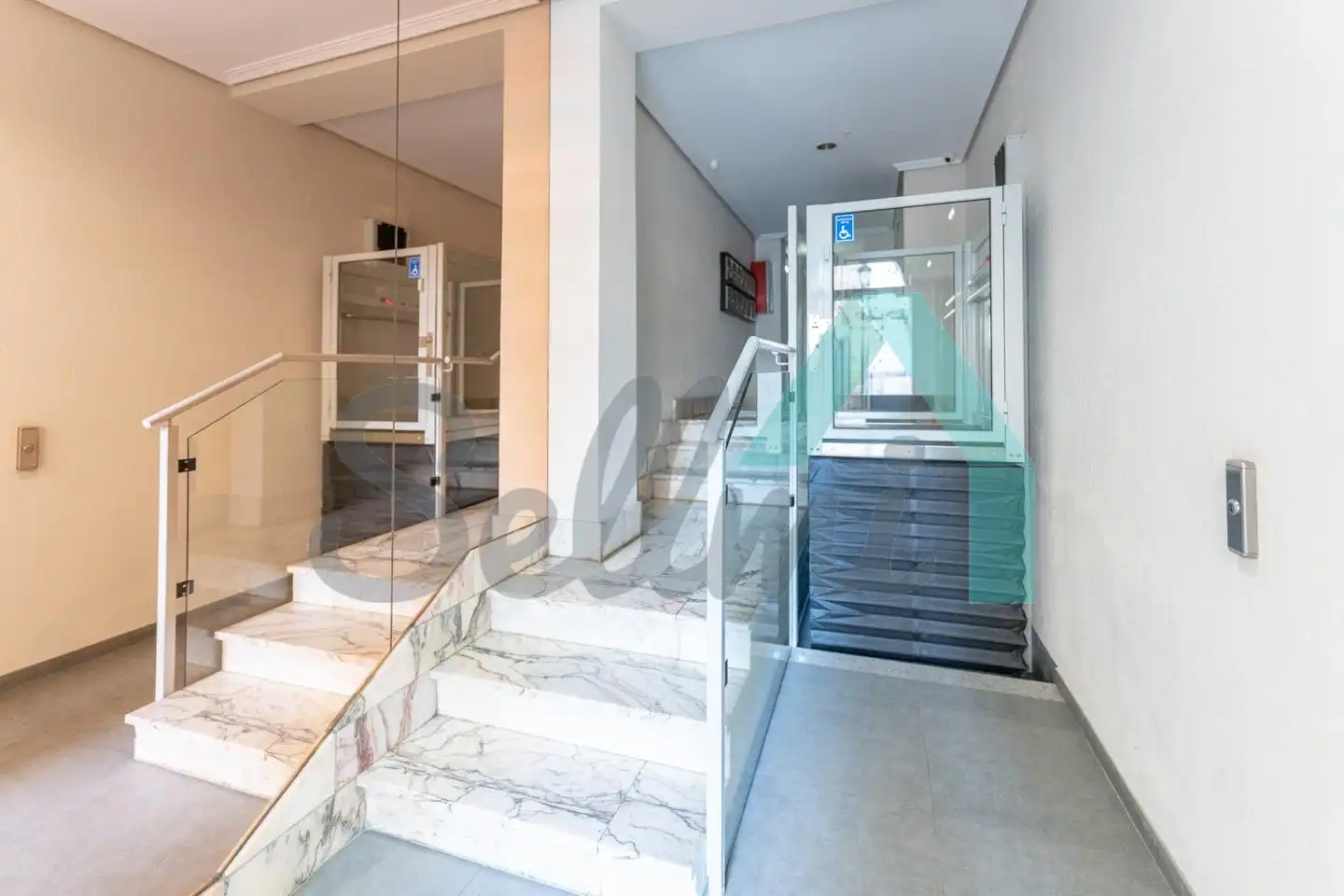 Wohnung zum Verkauf in Oviedo  mit Heizung, Parkett und Terrasse