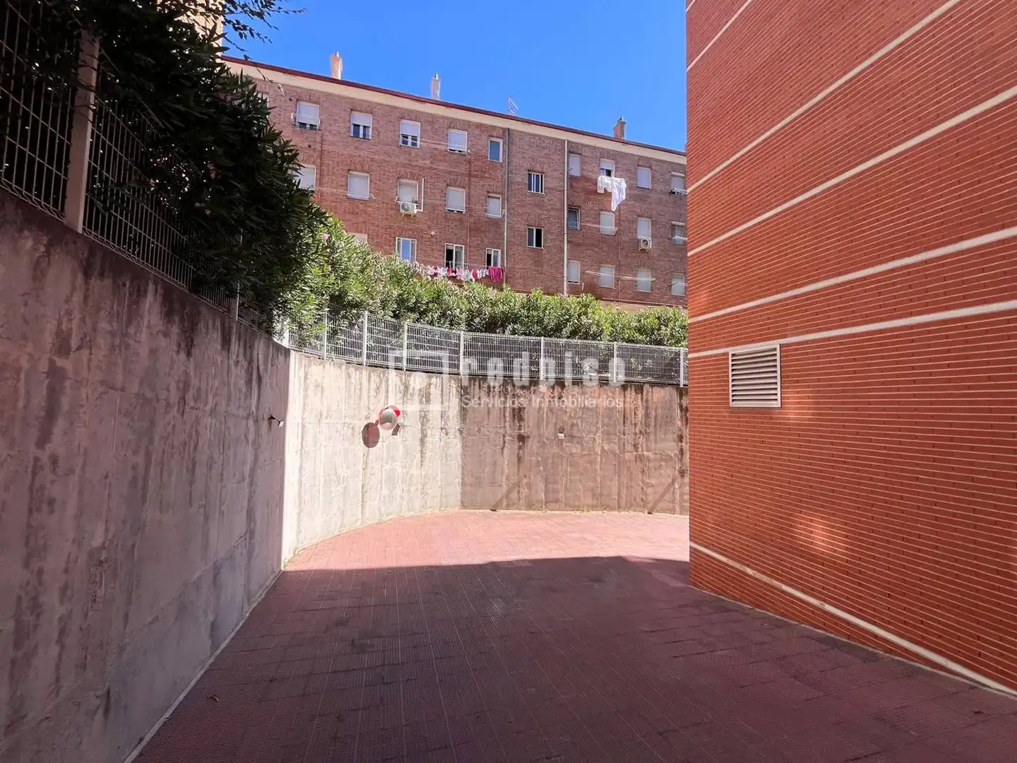 Parking of Flat for sale in Madrid  with Air Conditioner, Heating and Private garden