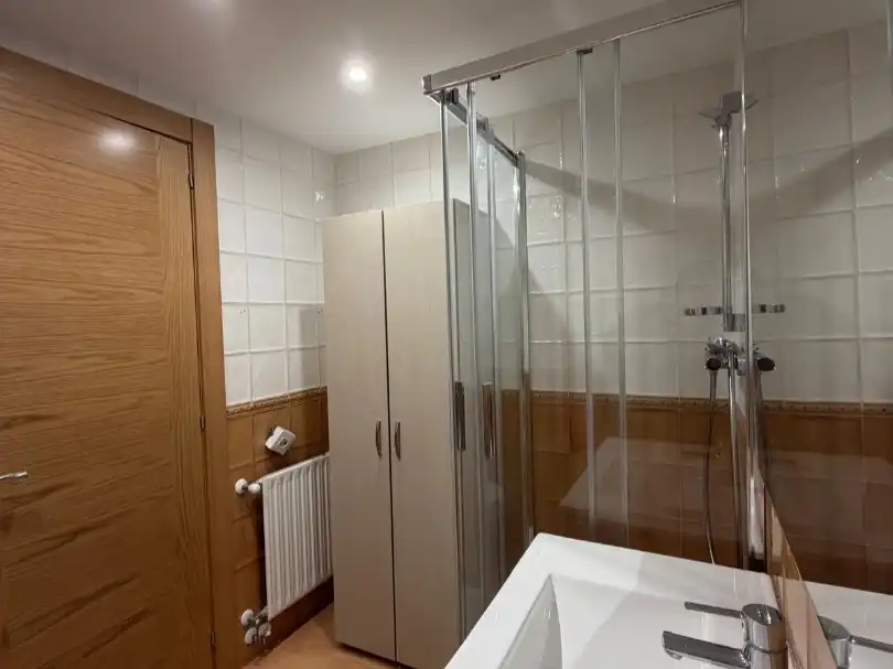 Bany de Pis en venda en Oviedo 