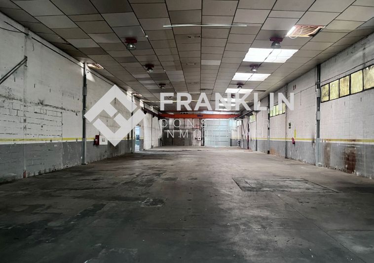 Nau industrial de lloguer a Carrer del Pintor Velázquez