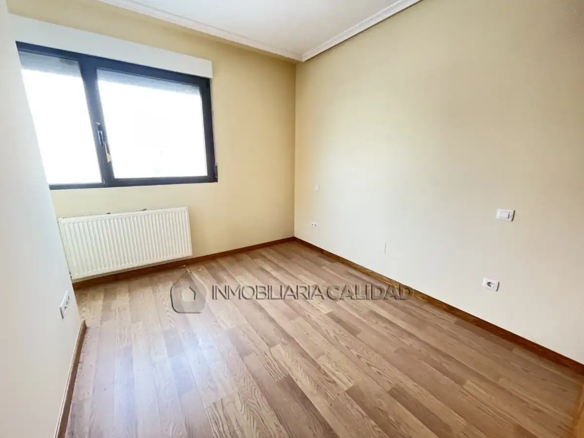 Casa o xalet en venda en Alfoz de Quintanadueñas amb Calefacció
