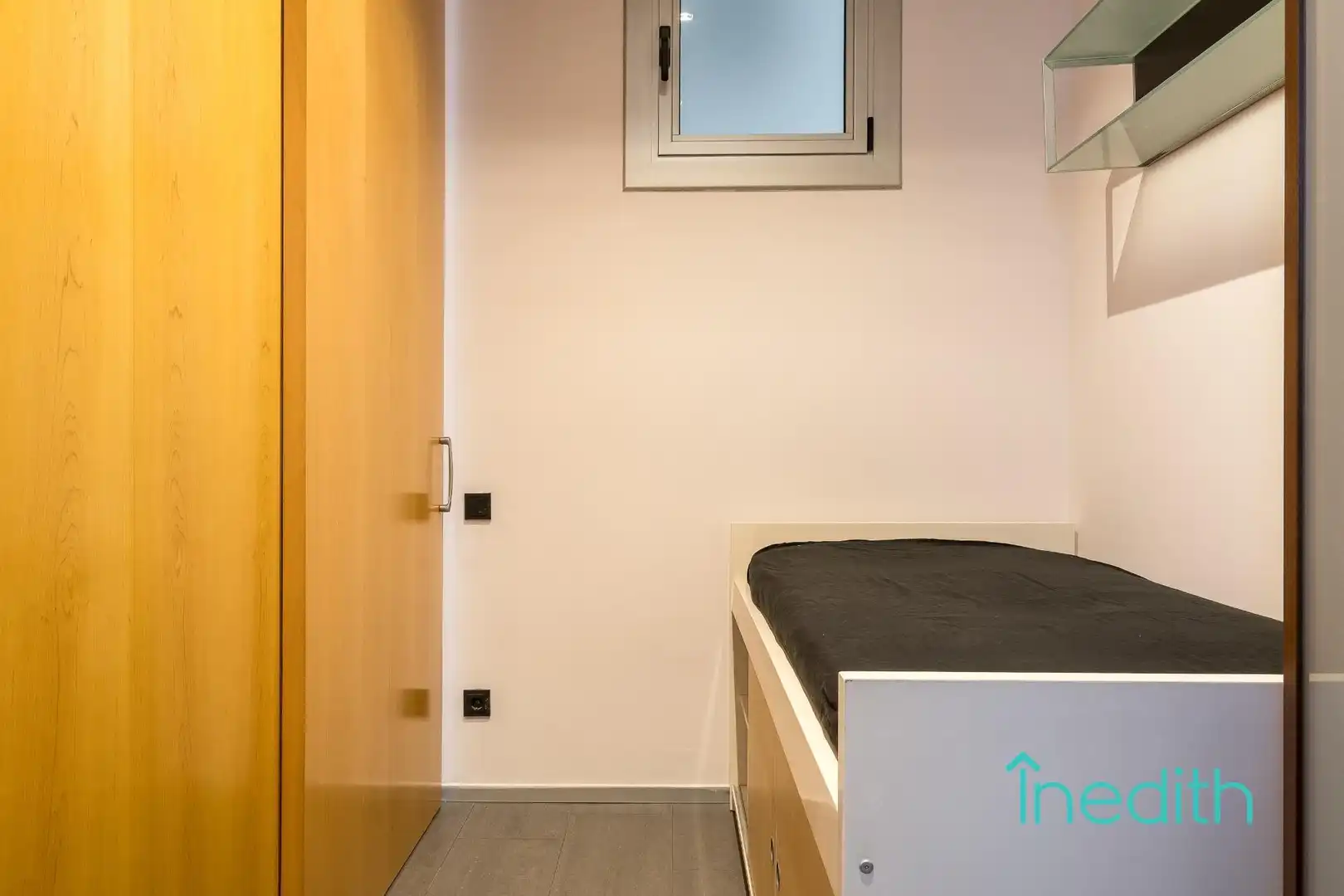 Bedroom of Flat for sale in Barcelona  with Air Conditioner, Terrace and Furnished