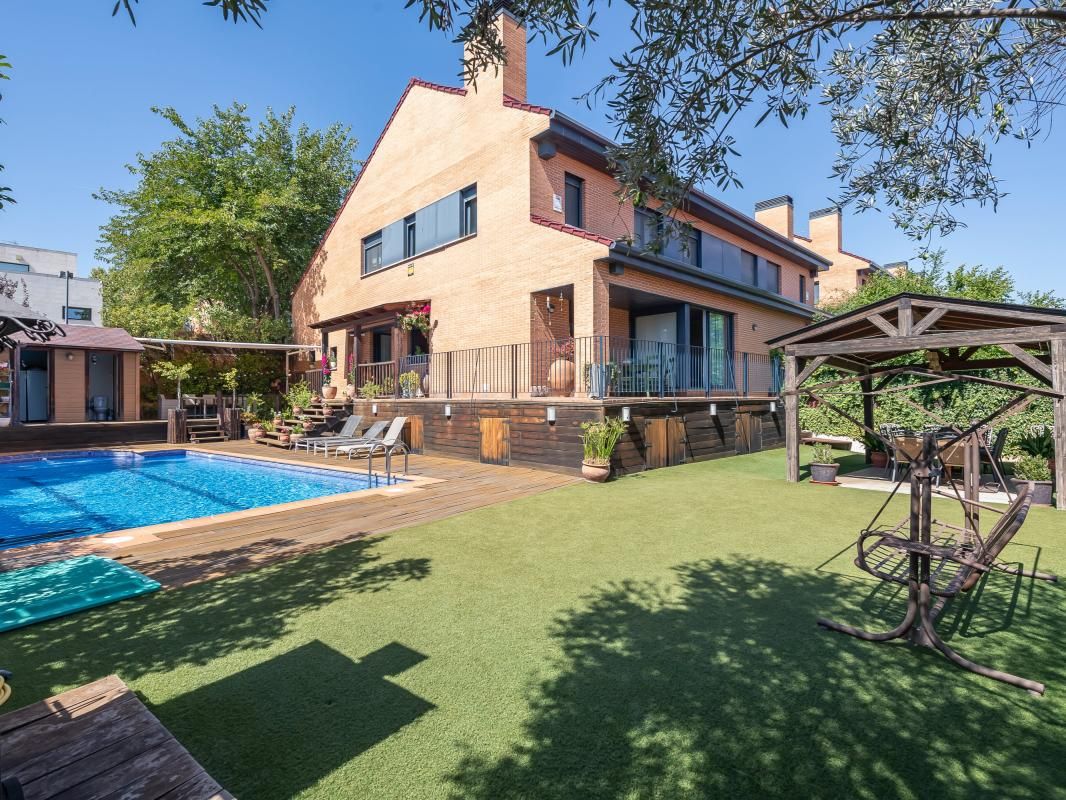 Casa adosada en venda a C. Río Guadalquivir, 27, Miramadrid