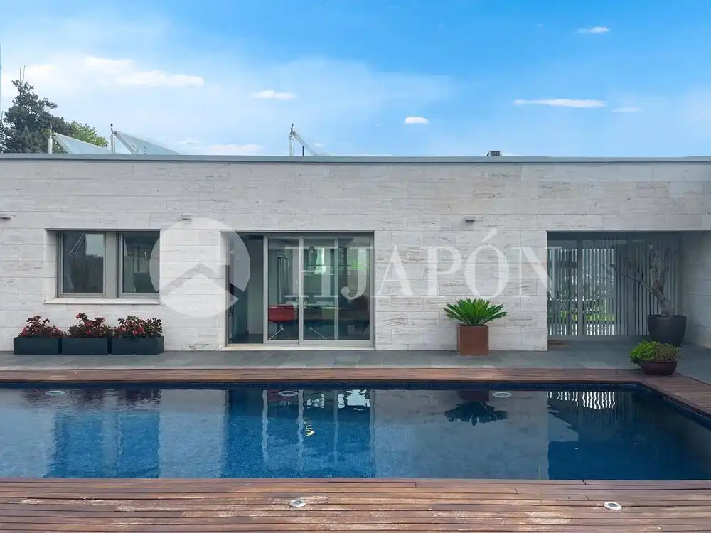 Piscina de Casa o xalet en venda en Vallromanes amb Aire condicionat, Jardí privat i Parquet