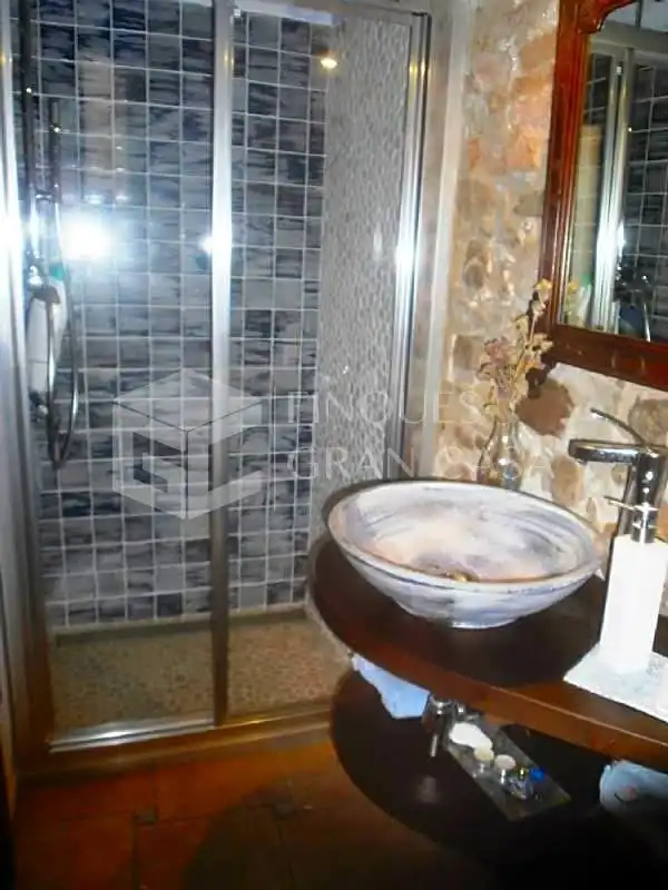 Baño de Casa adosada en venta en Caldes de Montbui con Aire acondicionado, Parquet y Trastero