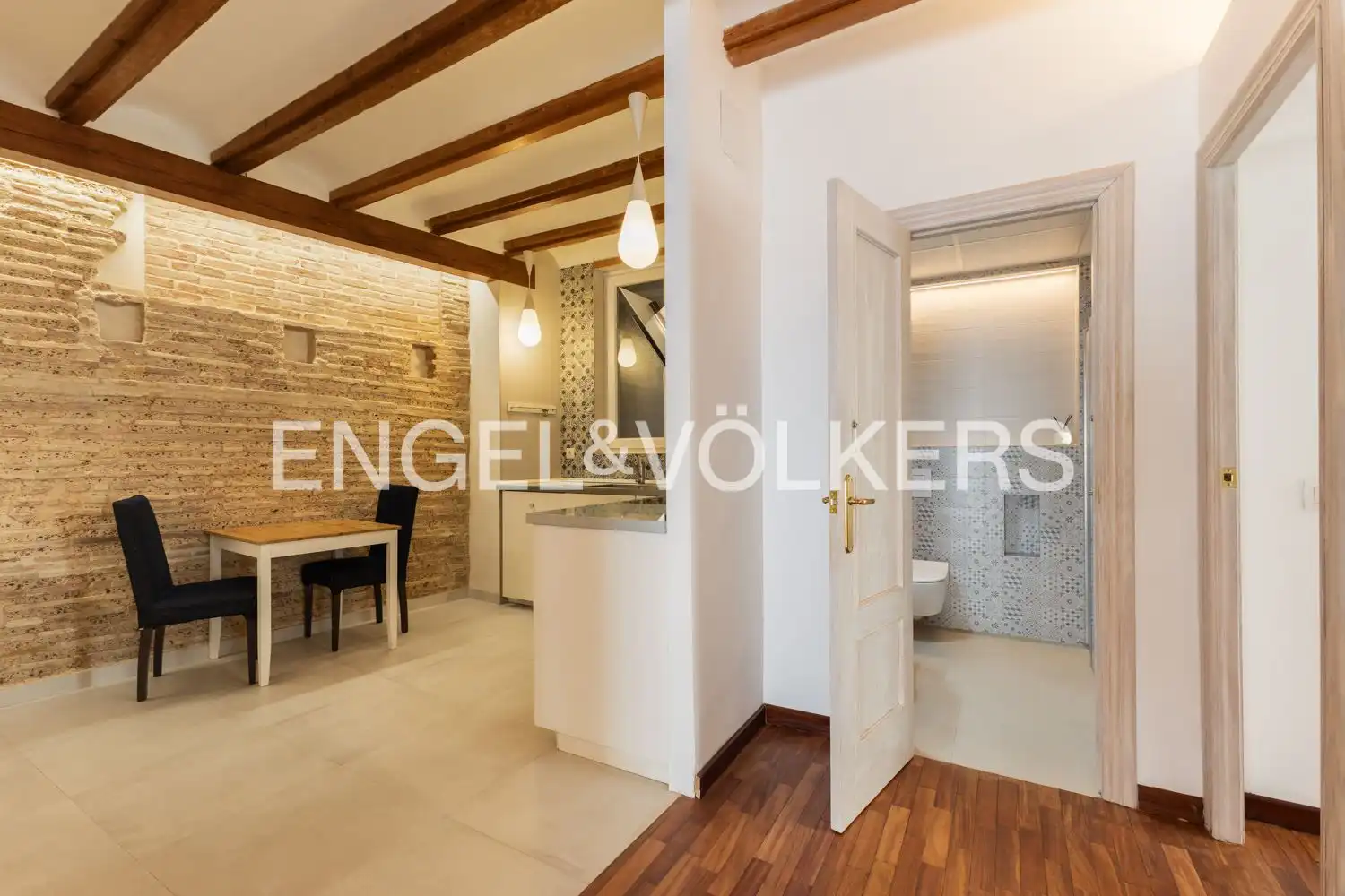 Flat for sale in Valencia  with Air Conditioner, Heating and Parquet flooring