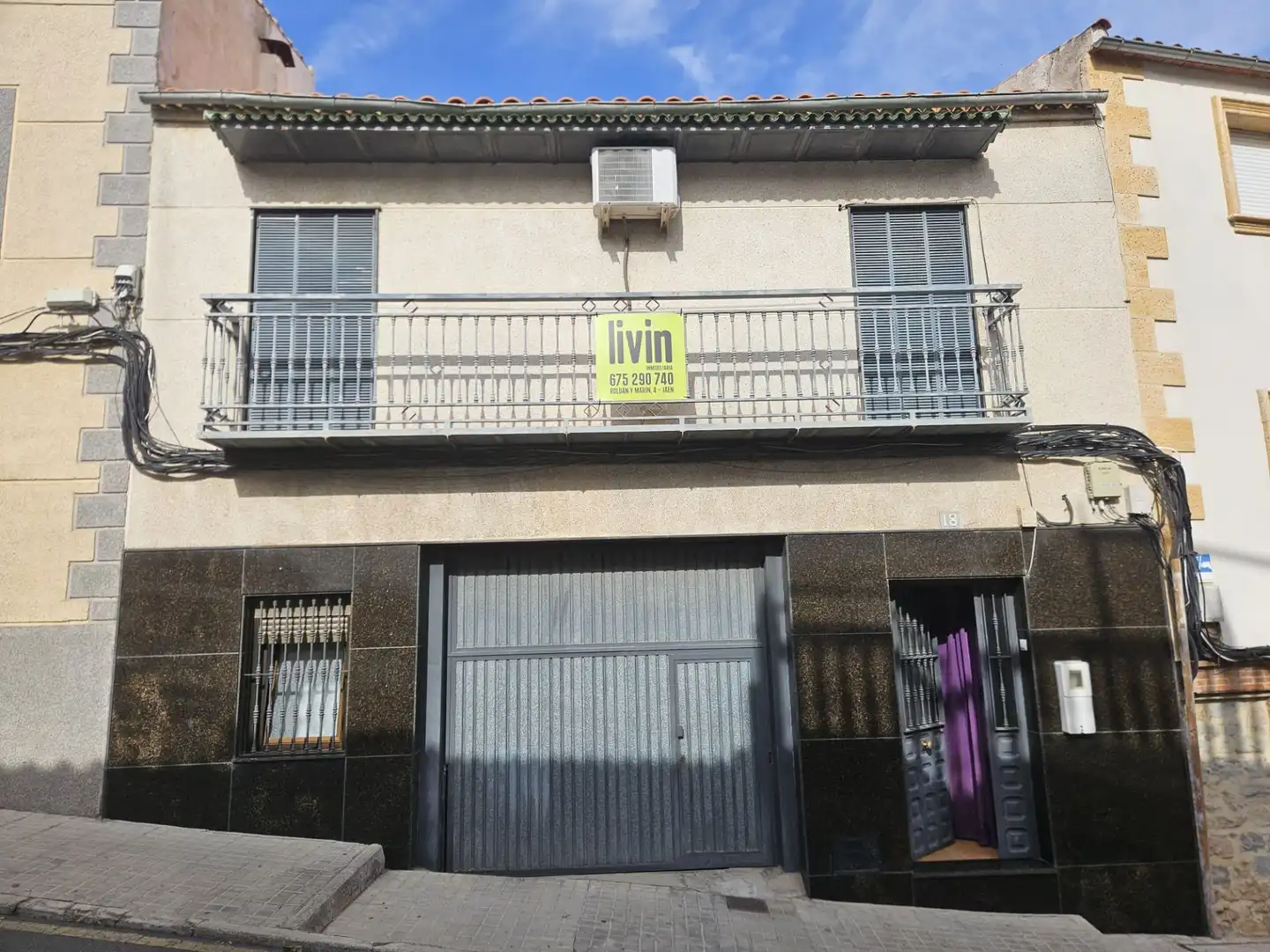 Vista exterior de Casa adosada en venda en Jaén
