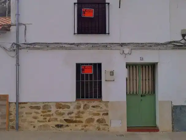 Vista exterior de Pis en venda en San Nicolás del Puerto amb Jardí privat, Traster i Moblat