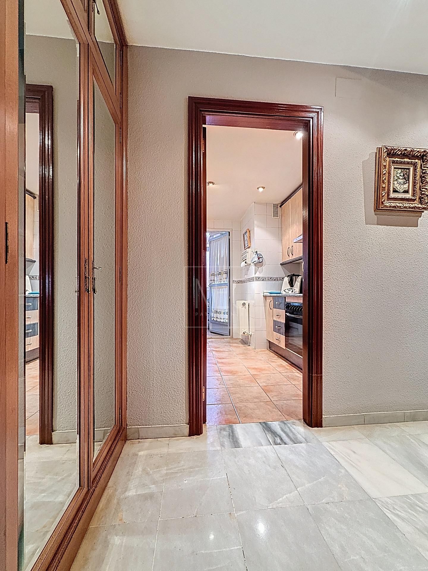 Flat for sale in  Granada Capital  with Private garden, Storage room and Balcony