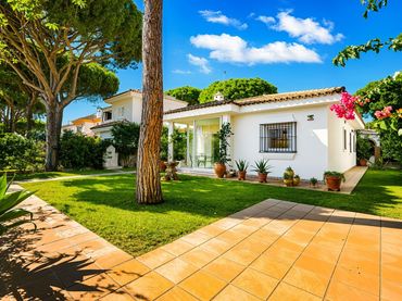 Chalet con jardín en venta en Sancti Petri