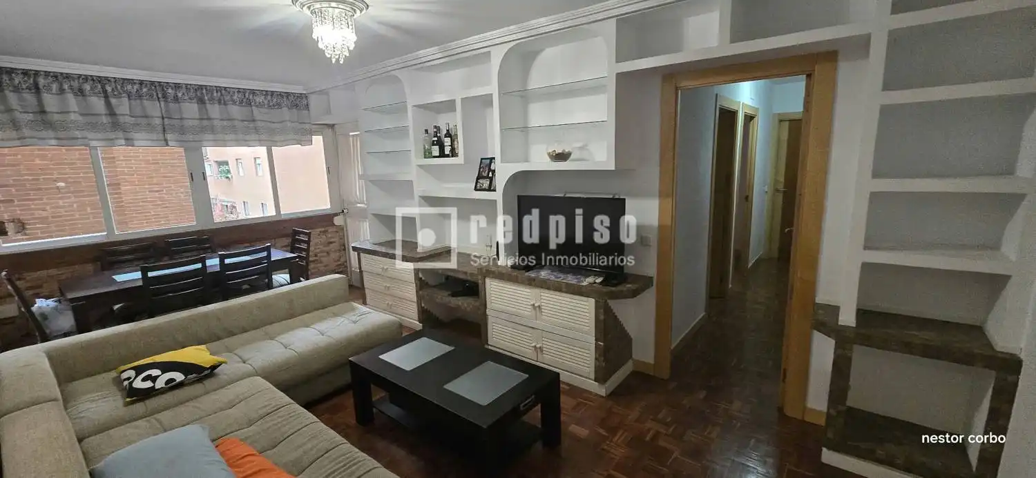 Sala d'estar de Pis en venda en Torrejón de Ardoz amb Calefacció, Jardí privat i Parquet