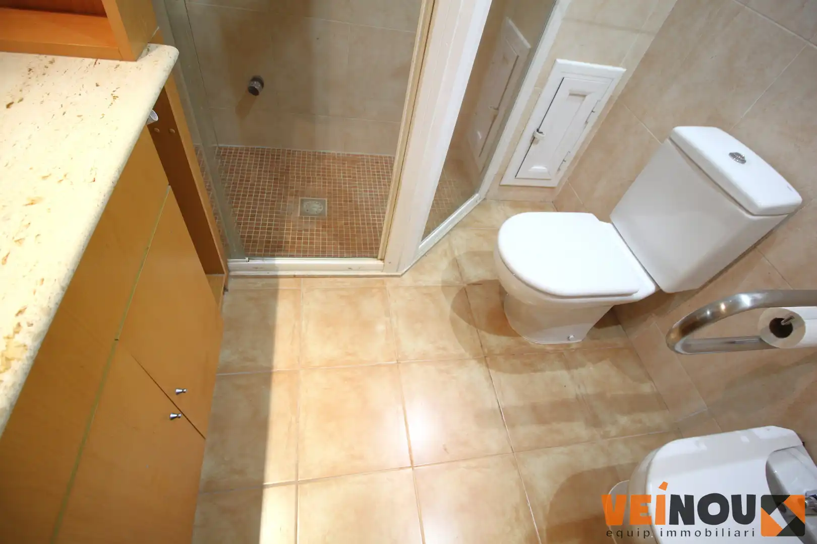 Baño de Planta baja en venta en Barcelona con Aire acondicionado y Horno