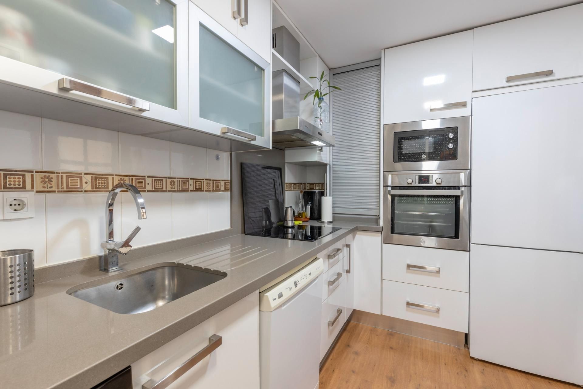 Cuina de Àtic en venda en Villa de Otura amb Aire condicionat, Calefacció i Terrassa