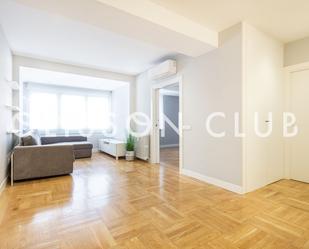 Living room of Apartment for sale in  Madrid Capital  with Air Conditioner and Heating