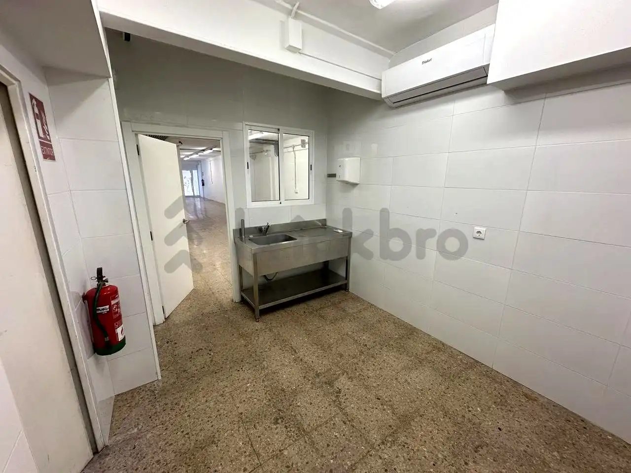 Kitchen of Commercial properties for sale in Barcelona  with Air Conditioner