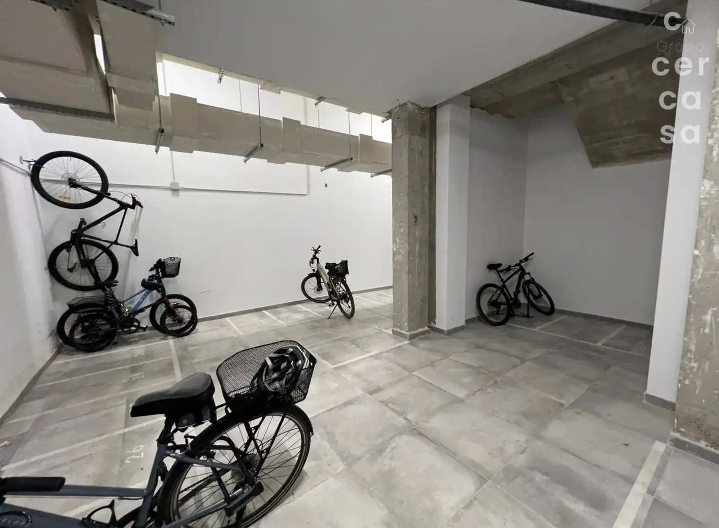 Flat for rent in Valencia  with Air Conditioner, Heating and Storage room