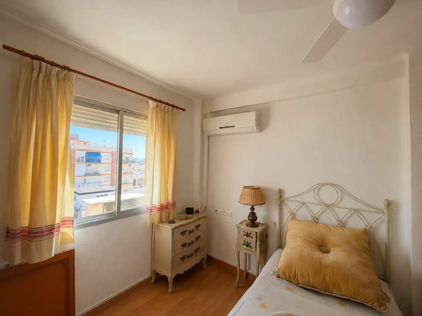 Habitación de Piso en venta en Vélez-Málaga con Aire acondicionado, Calefacción y Terraza