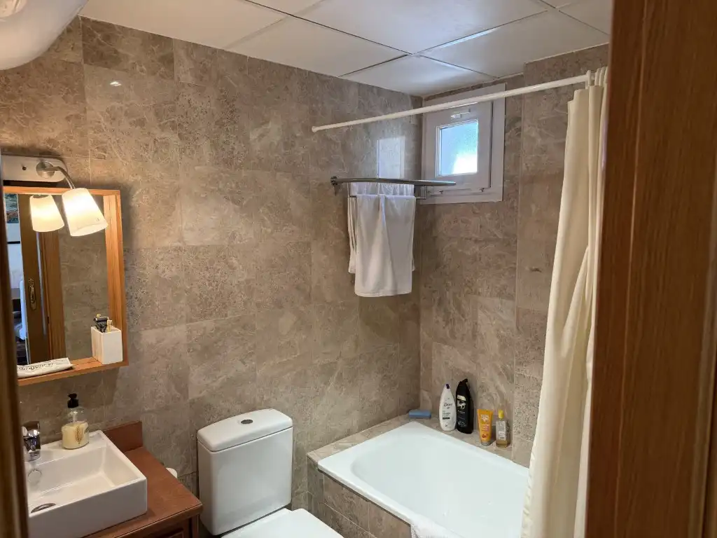 Bany de Apartament en venda en Sierra Nevada amb Piscina