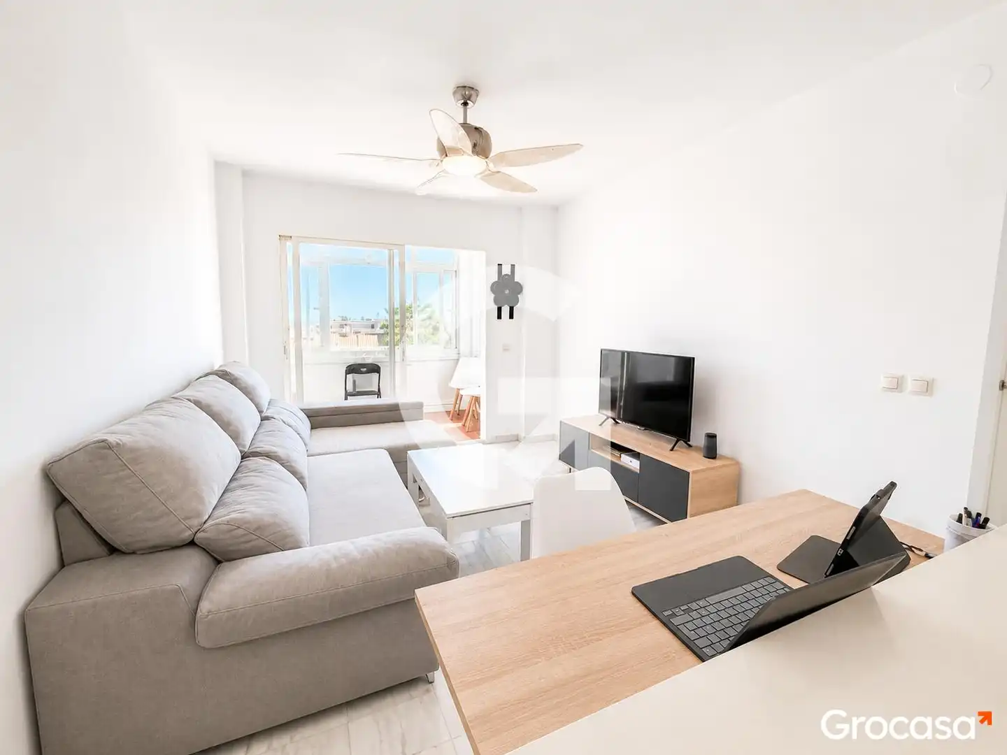 Wohnzimmer von Erdgeschoss zum Verkauf in Rincón de la Victoria mit Privatgarten, Terrasse und Abstellraum