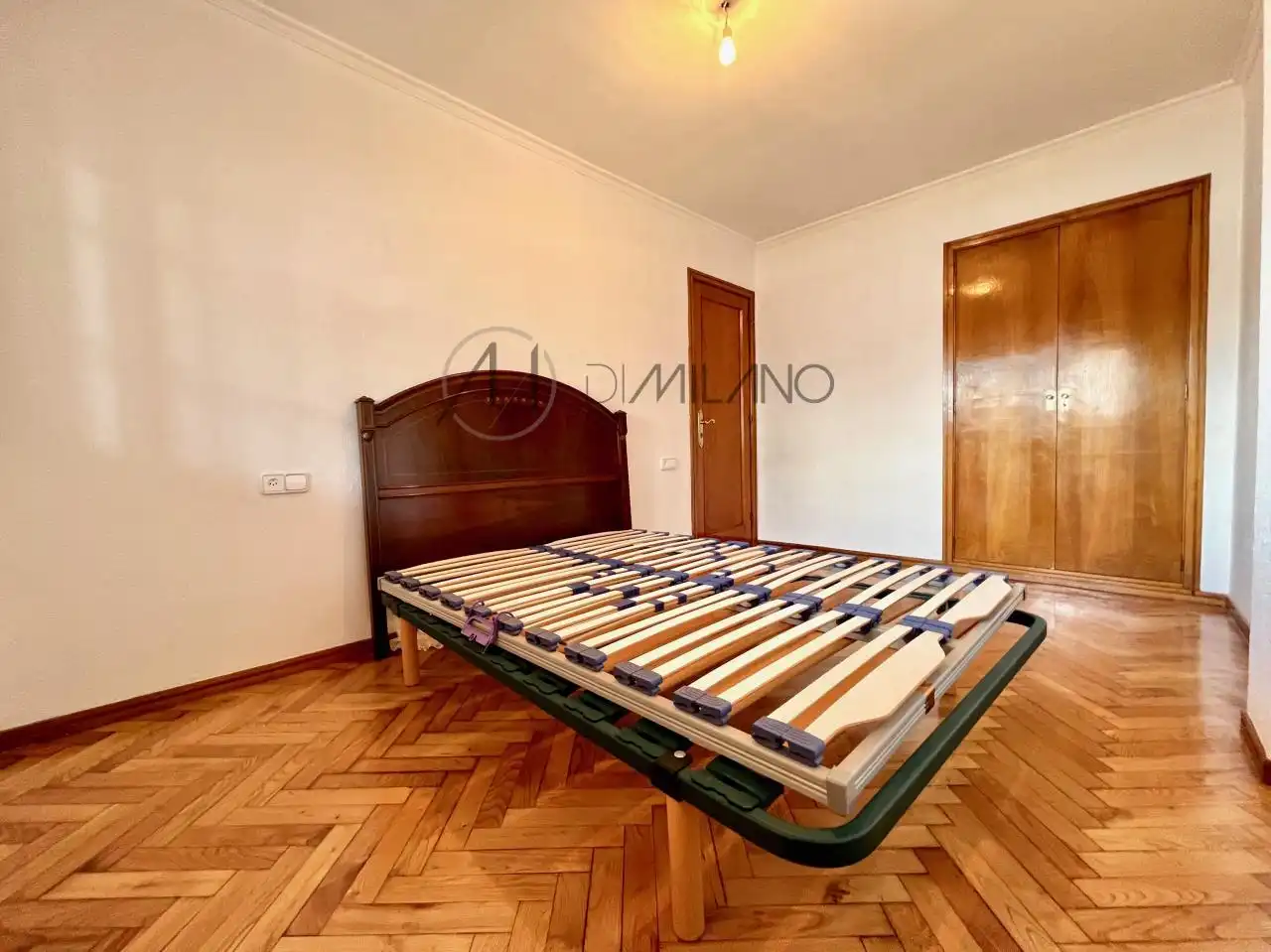 Dormitori de Àtic de lloguer en Vigo  amb Calefacció, Parquet i Terrassa