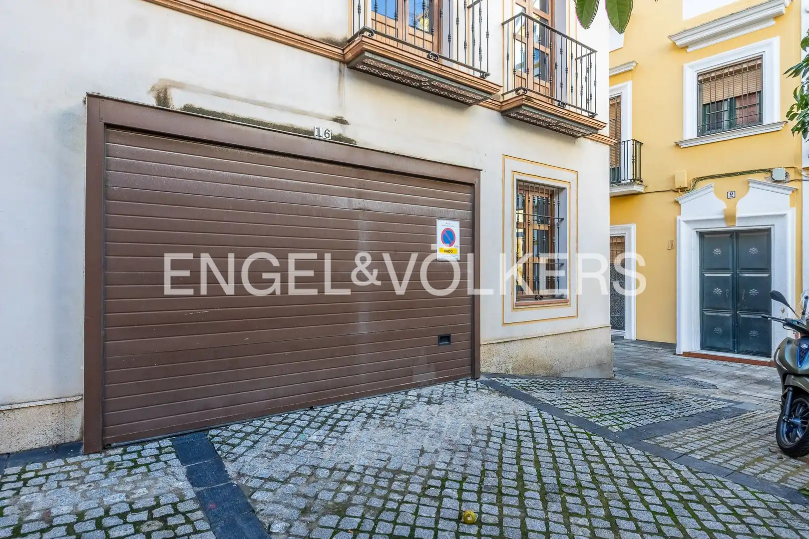 Exterior view of Houses for sale in Sevilla  with Air Conditioner, Heating and Storage room