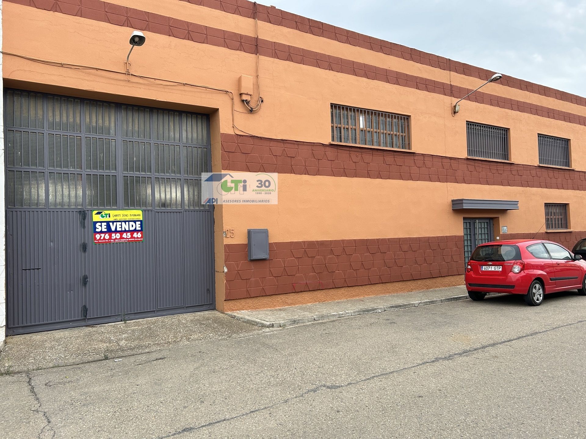Außenansicht von Fabrikhallen zum verkauf in Cuarte de Huerva