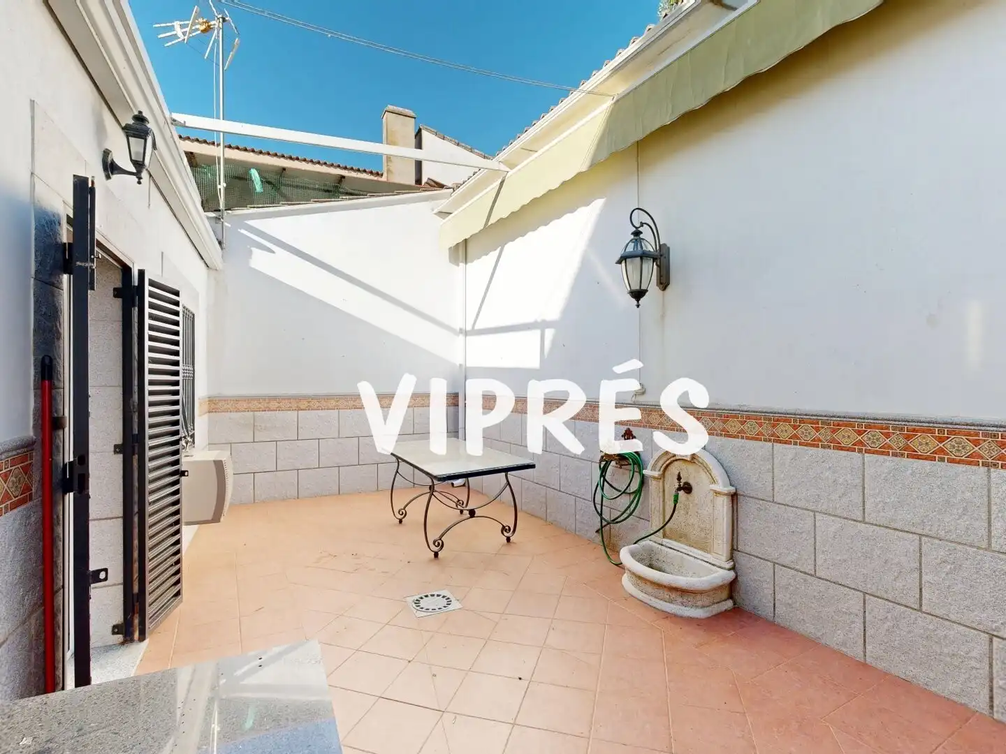 Terrassa de Casa o xalet en venda en Torremocha amb Moblat