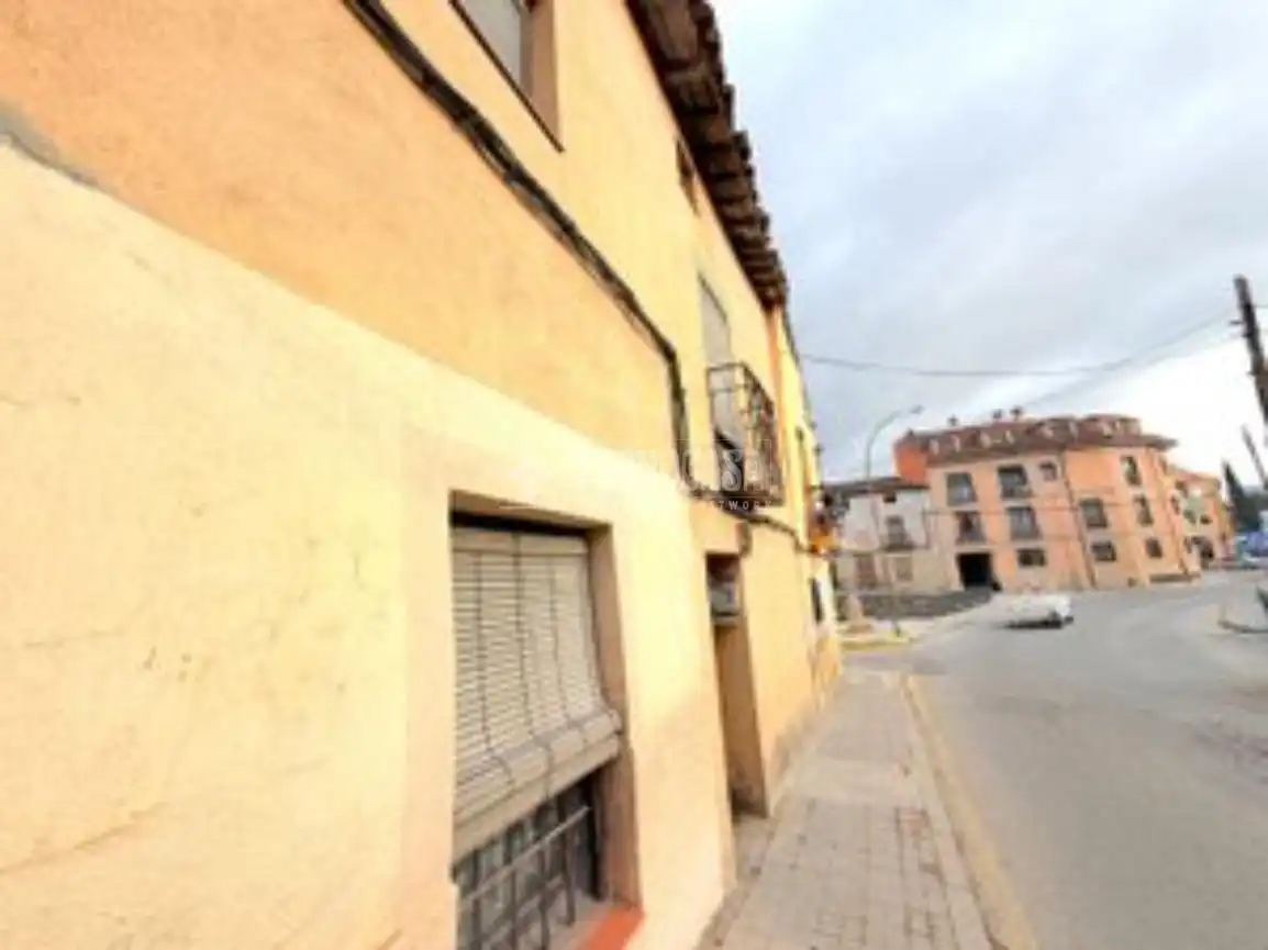 Vista exterior de Casa adosada en venta en Torrelaguna