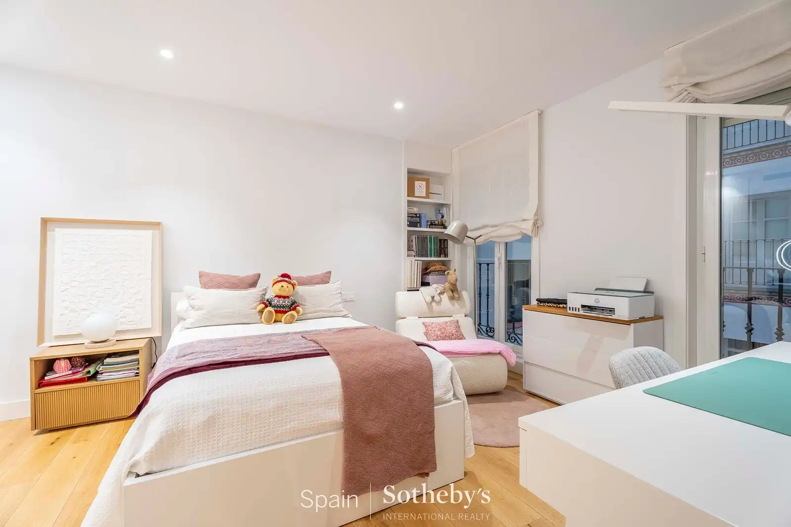 Dormitori de Apartament en venda en Madrid amb Aire condicionat i Calefacció