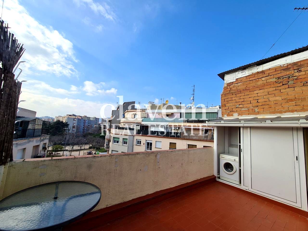 Exterior view of Building for sale in  Barcelona Capital