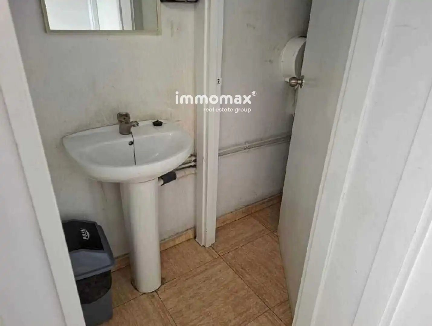Baño de Nave industrial en venta en Martorell