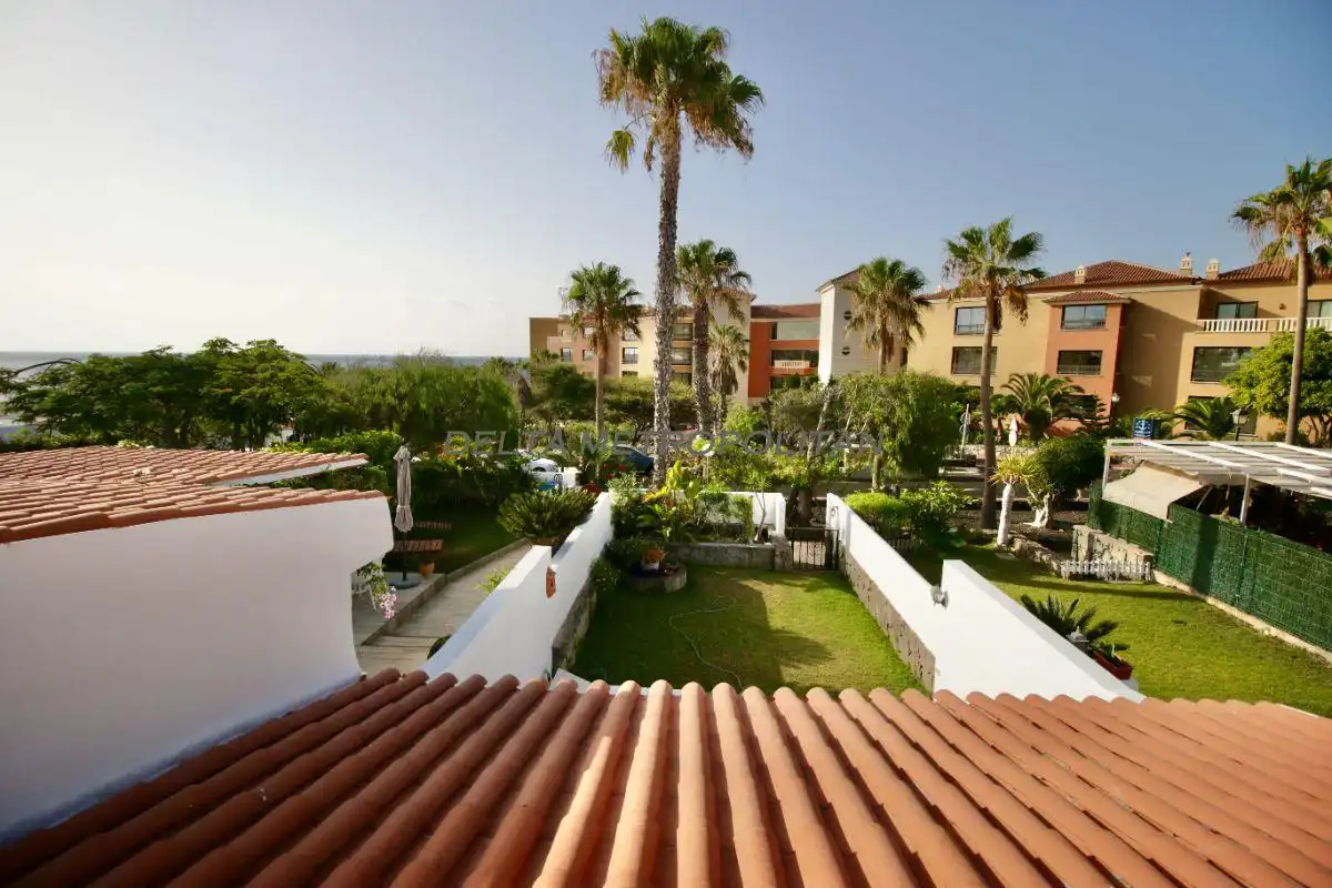 Vista exterior de Casa o chalet de alquiler en San Miguel de Abona con Terraza, Amueblado y Piscina comunitaria