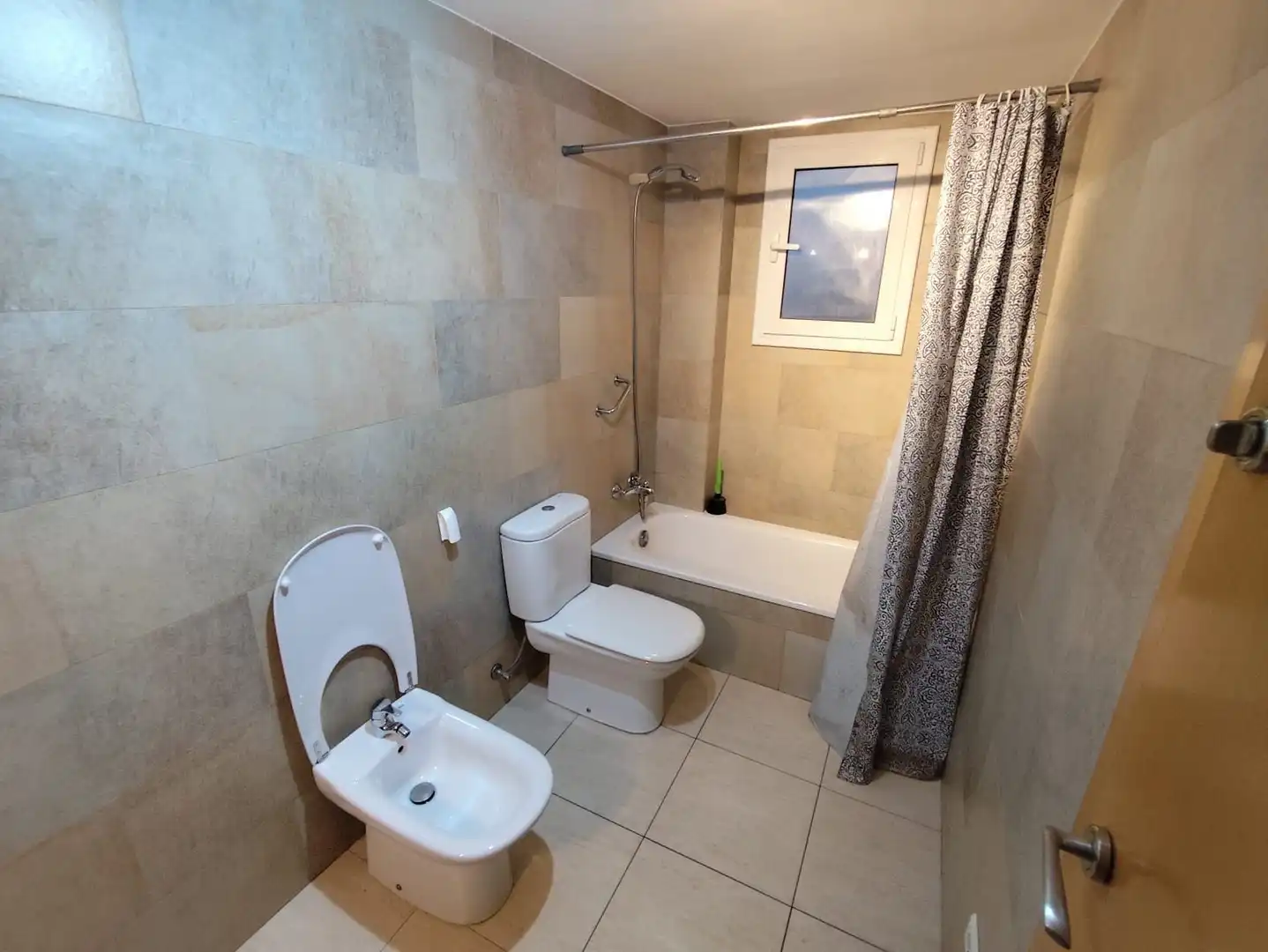 Badezimmer von Wohnung zum Verkauf in Mataró mit Abstellraum