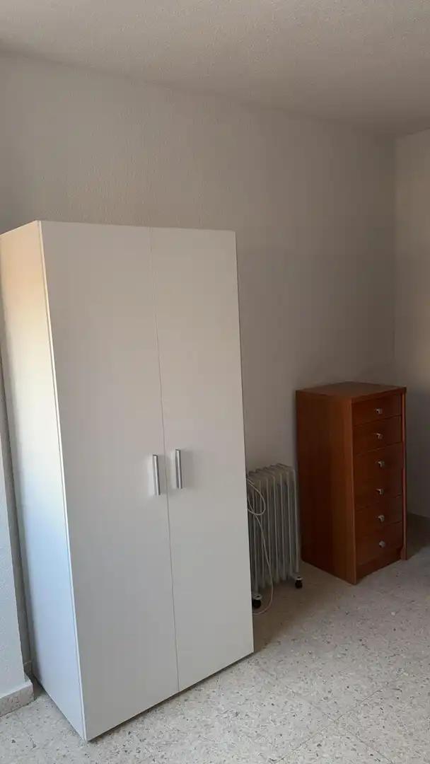 Bedroom of Flat for share in Granada  with Air Conditioner, Terrace and Furnished