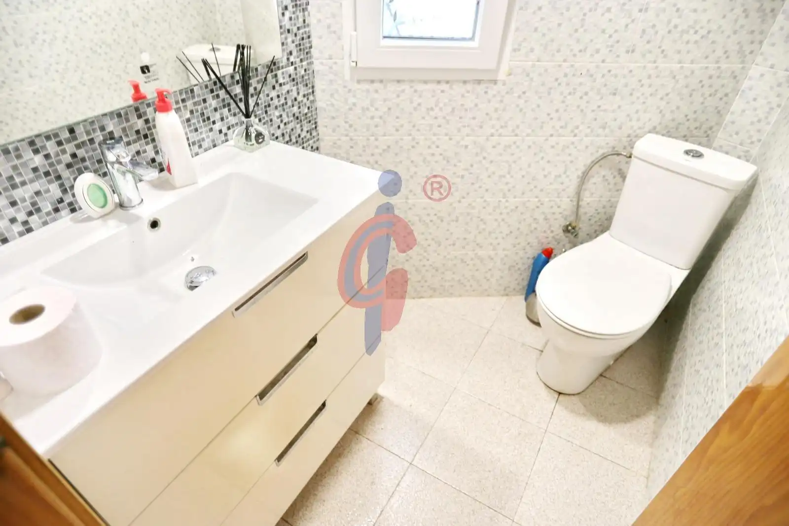 Badezimmer von Fabrikhallen zum Verkauf in Daya Nueva