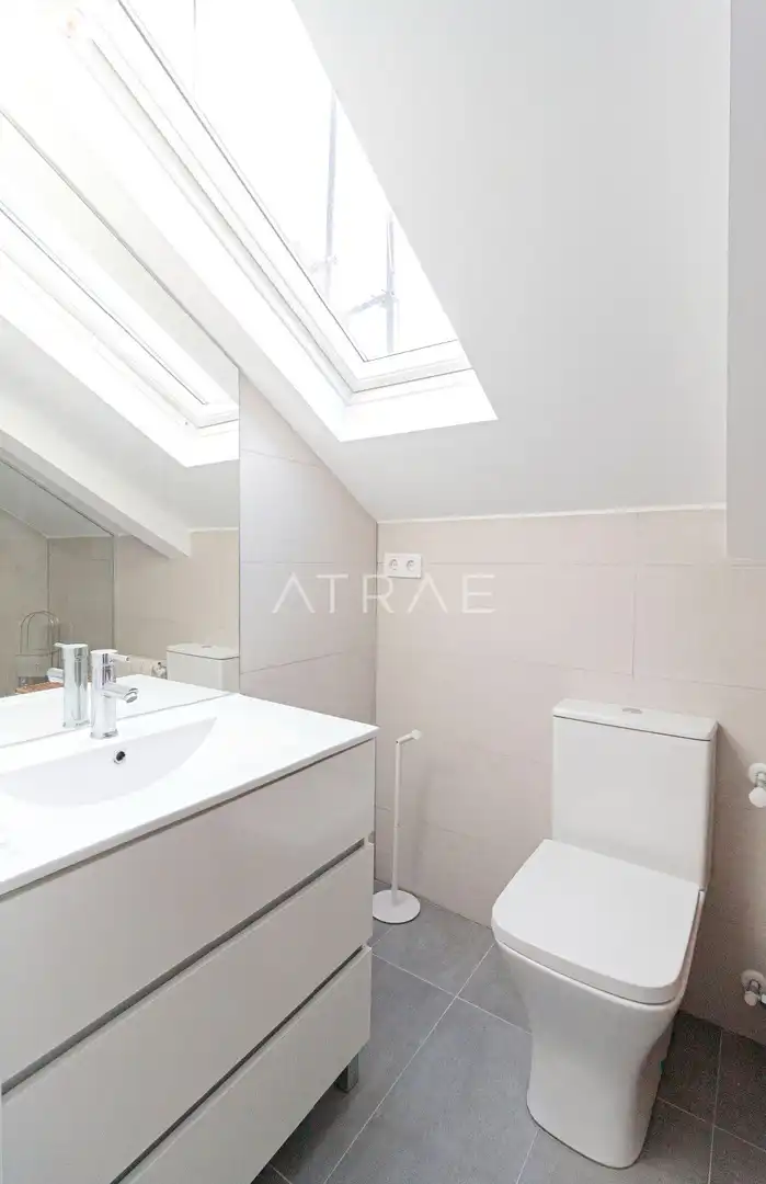 Bathroom of Duplexes for rent in Chamartín