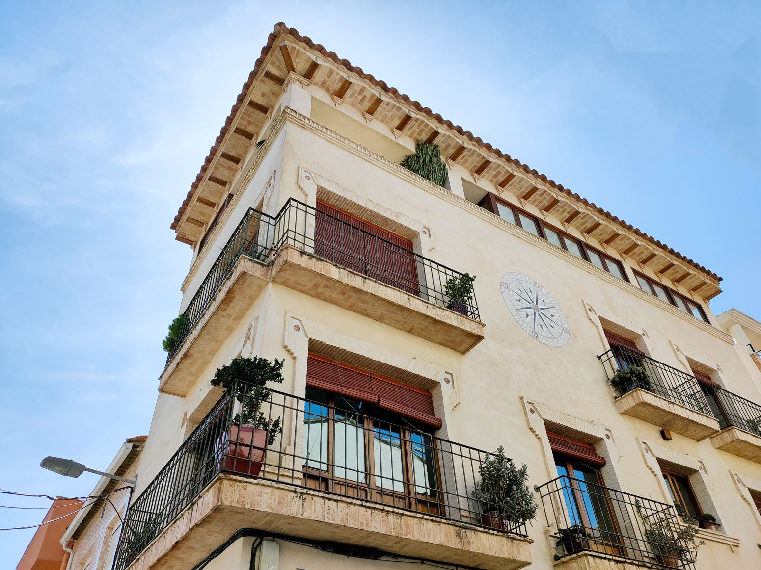 Vista exterior de Casa o xalet en venda en Sagunto / Sagunt amb Aire condicionat, Terrassa i Balcó