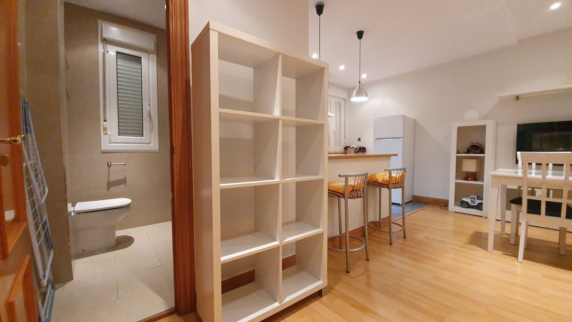 Cuina de Pis en venda en Irun  amb Calefacció i Moblat