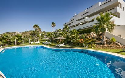 Swimming pool of Planta baja for sale in Benahavís  with Air Conditioner, Heating and Terrace