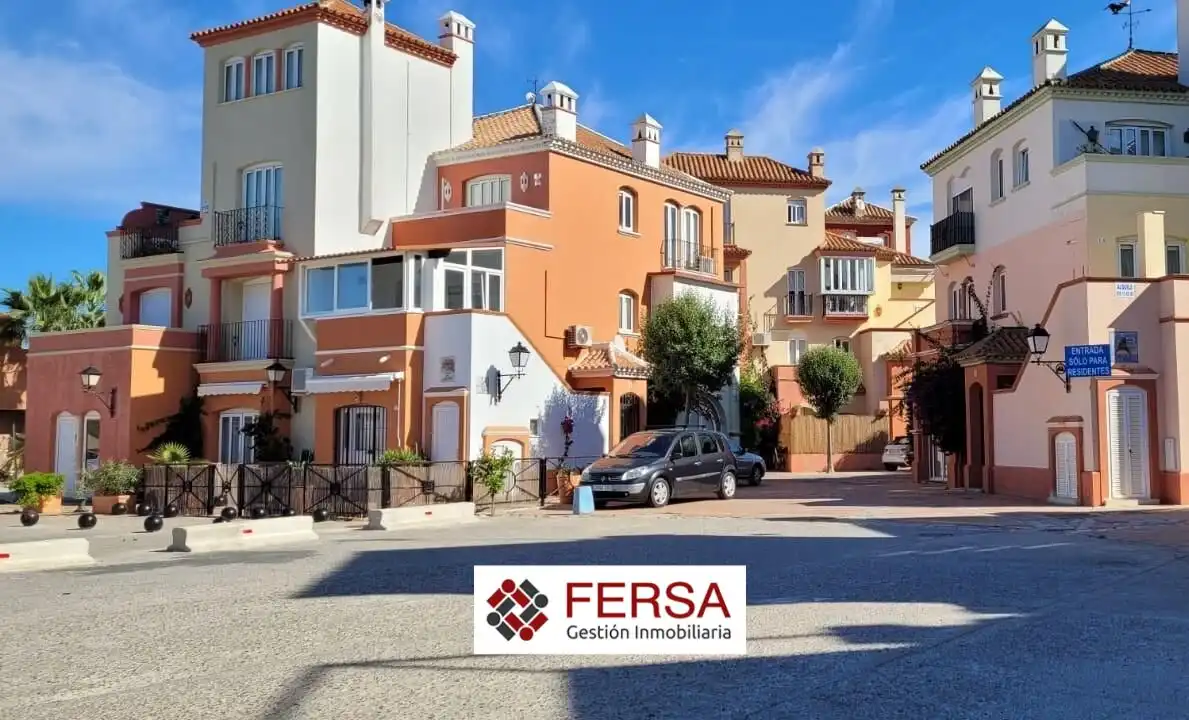 Vista exterior de Pis en venda en El Puerto de Santa María amb Terrassa