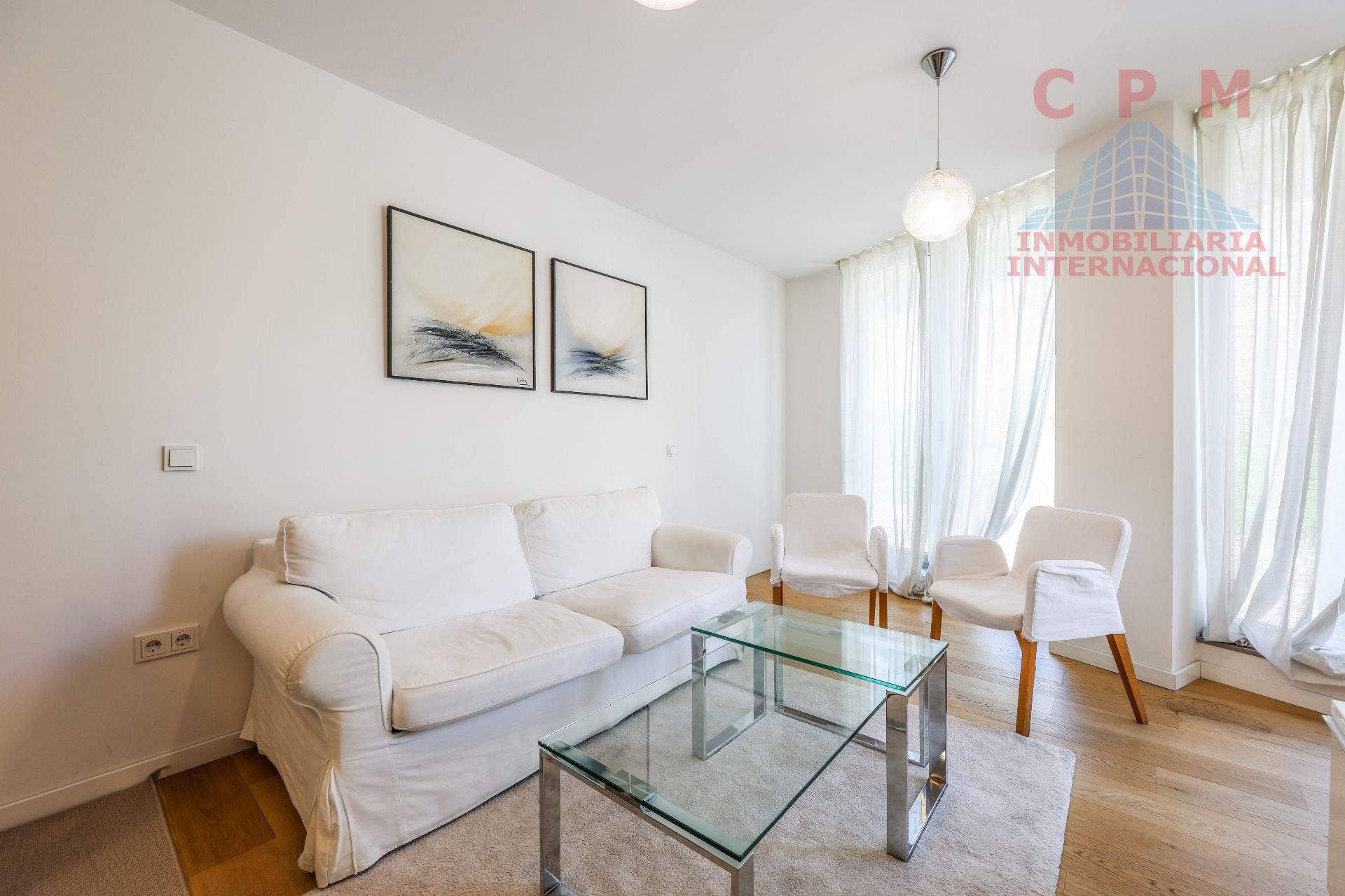Living room of Flat to rent in  Madrid Capital  with Air Conditioner, Heating and Parquet flooring