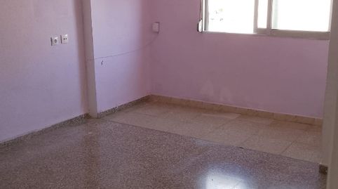 Foto 2 de Piso en venta en Carrer de Pere Cabanes, 84, Torrefiel, Valencia Capital