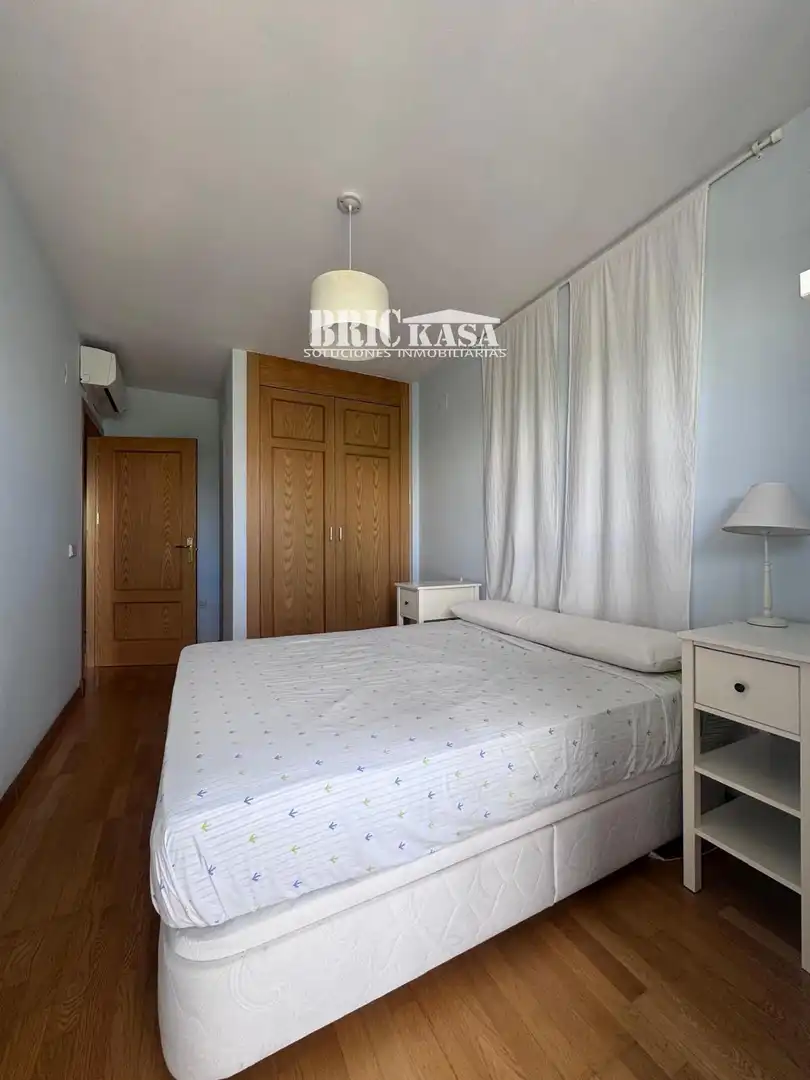 Bedroom of Flat for rent in Cáceres  with Air Conditioner, Heating and Terrace